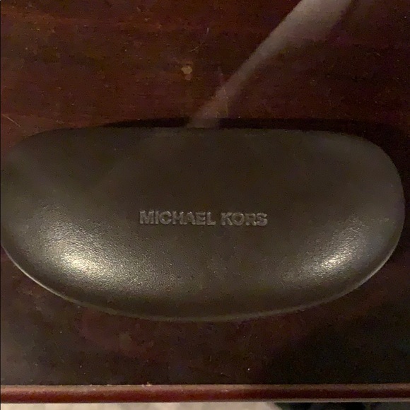 Awesome Micheal Kors sunglasses - Picture 2 of 4